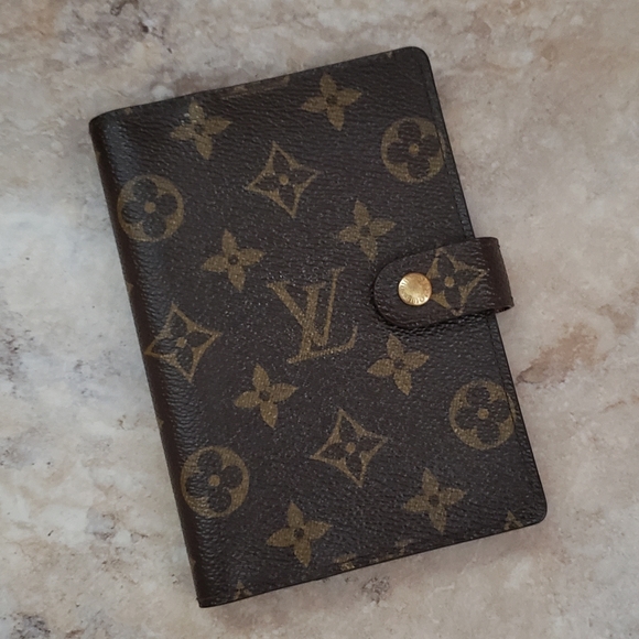 Louis Vuitton • Brown Logo Folding Agenda Wallet - Picture 2 of 8